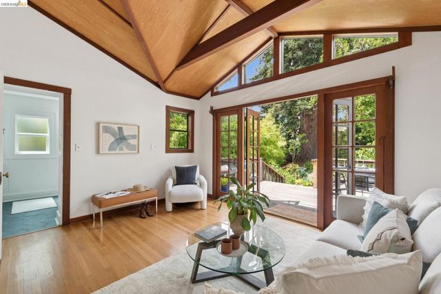 2121 Carleton St, Berkeley, CA 94704