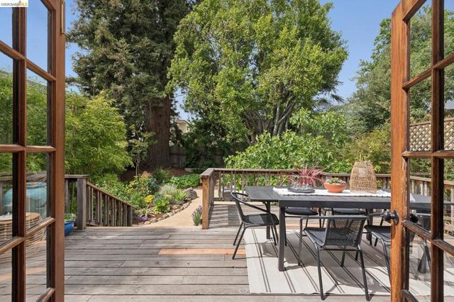 2121 Carleton St, Berkeley, CA 94704
