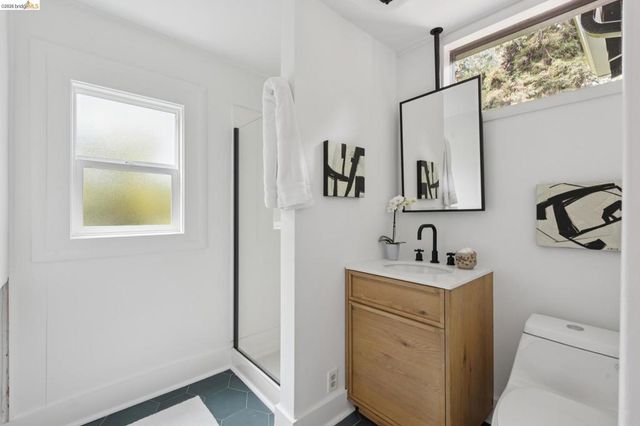 2121 Carleton St, Berkeley, CA 94704