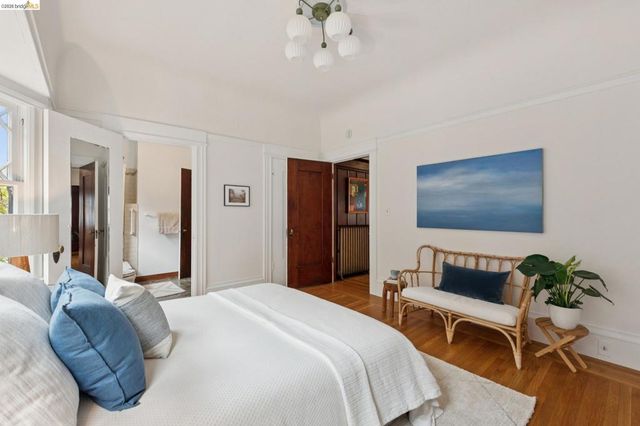 2121 Carleton St, Berkeley, CA 94704