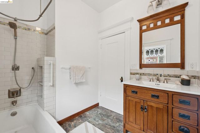 2121 Carleton St, Berkeley, CA 94704