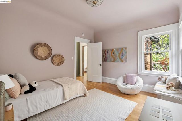 2121 Carleton St, Berkeley, CA 94704