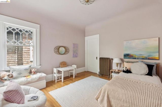2121 Carleton St, Berkeley, CA 94704