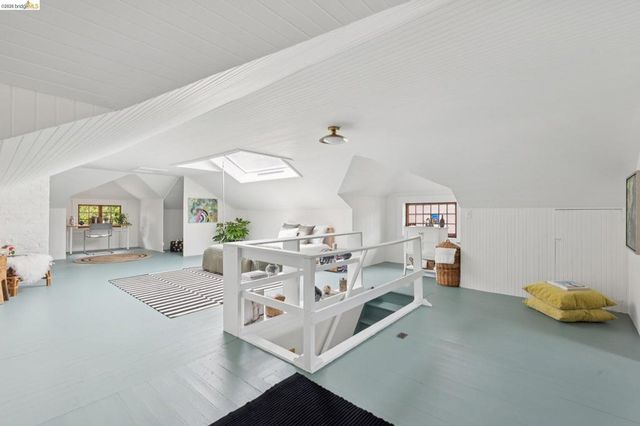 2121 Carleton St, Berkeley, CA 94704