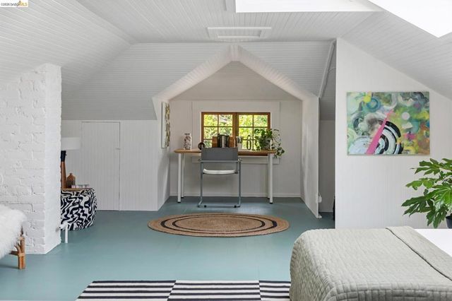 2121 Carleton St, Berkeley, CA 94704