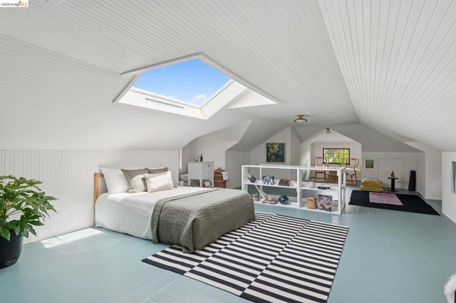 2121 Carleton St, Berkeley, CA 94704
