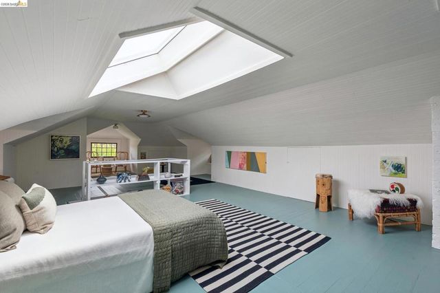 2121 Carleton St, Berkeley, CA 94704