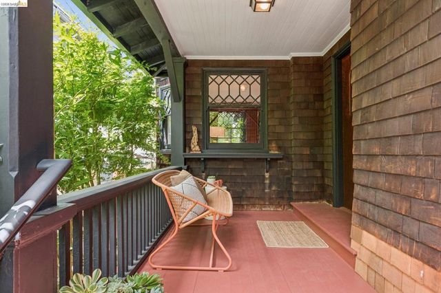 2121 Carleton St, Berkeley, CA 94704