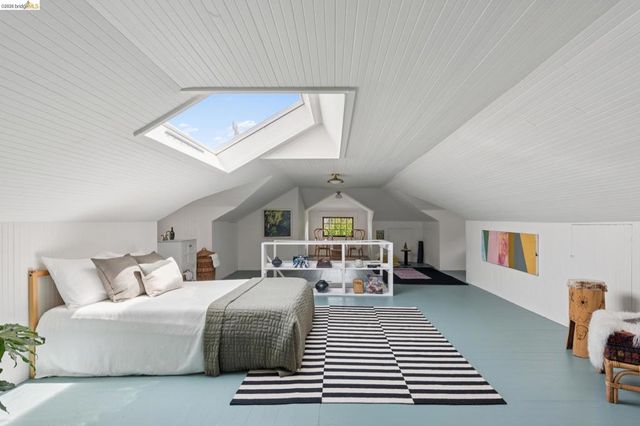 2121 Carleton St, Berkeley, CA 94704