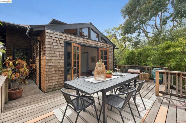 2121 Carleton St, Berkeley, CA 94704