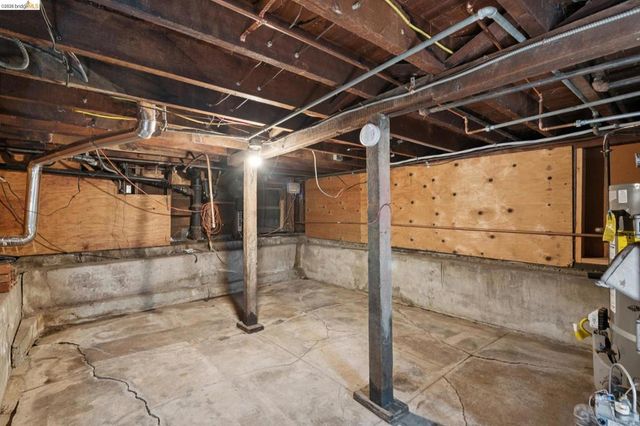 2121 Carleton St, Berkeley, CA 94704