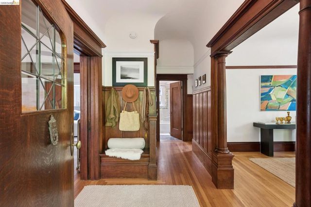 2121 Carleton St, Berkeley, CA 94704
