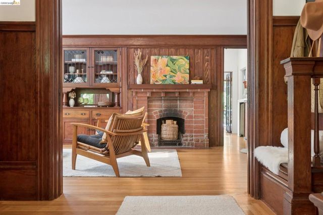 2121 Carleton St, Berkeley, CA 94704