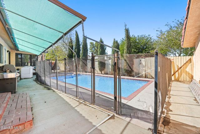 9555 E Avenue T14, Littlerock, CA 93543