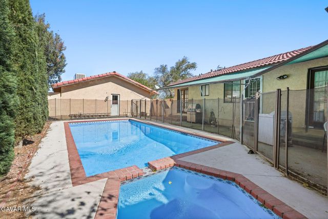 9555 E Avenue T14, Littlerock, CA 93543