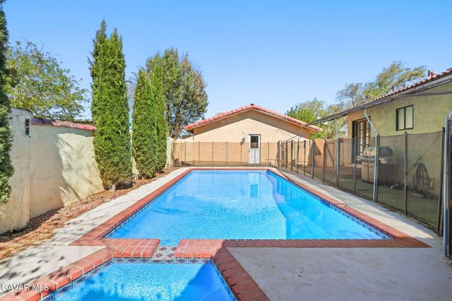 9555 E Avenue T14, Littlerock, CA 93543