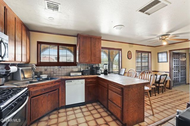 9555 E Avenue T14, Littlerock, CA 93543