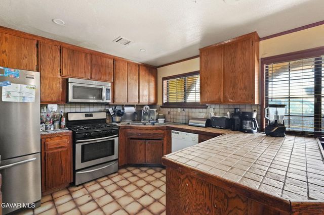 9555 E Avenue T14, Littlerock, CA 93543