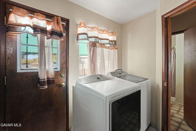 9555 E Avenue T14, Littlerock, CA 93543