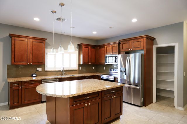 515 W MELODY Drive, Phoenix, AZ 85041