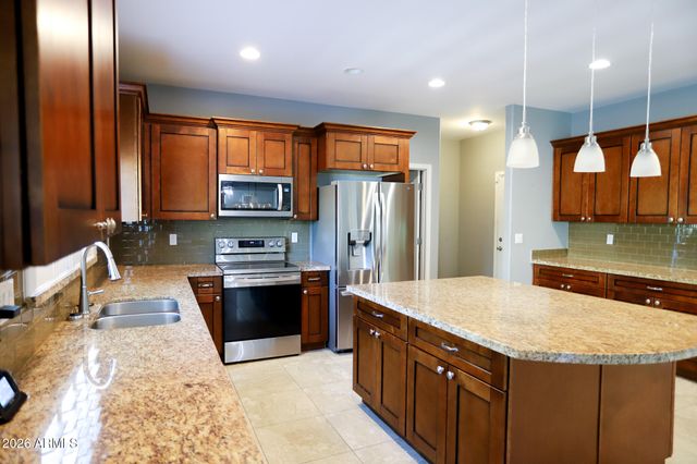 515 W MELODY Drive, Phoenix, AZ 85041