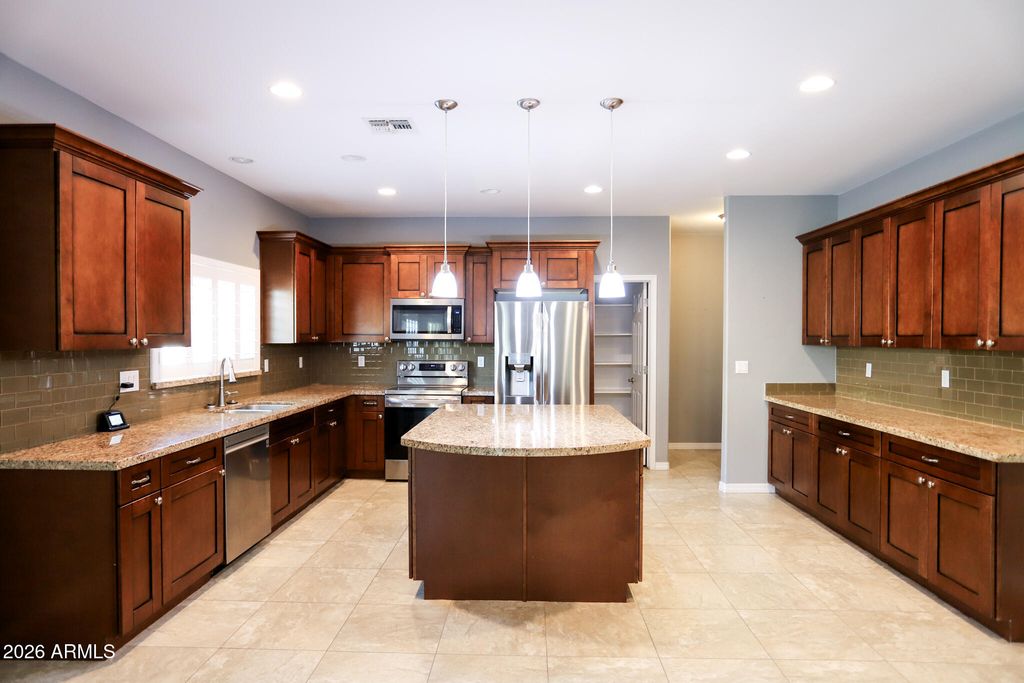 515 W MELODY Drive, Phoenix, AZ 85041 — photo 5