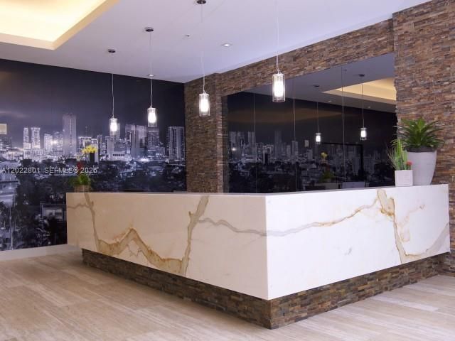 729 NW 2nd St 422, Miami, FL 33128