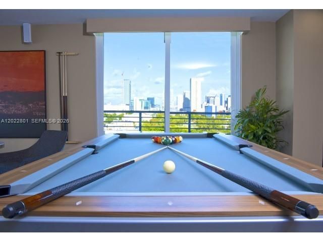 729 NW 2nd St 422, Miami, FL 33128