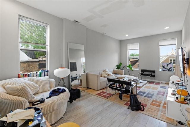 2246 W BELDEN Avenue 3F, Chicago, IL 60647
