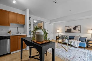 118 107th Avenue NE #B101, Bellevue, WA 98004