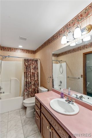 43 Eagle Terrace, Lancaster, NY 14043
