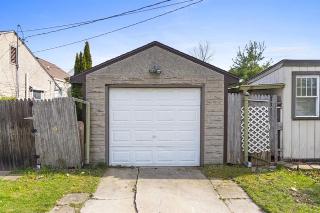 1803 ALEXANDER COURT, Sheboygan, WI 53081