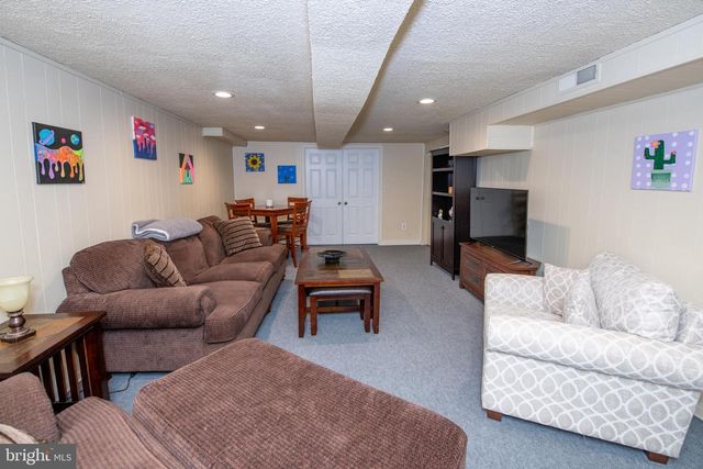 27 N MIDWAY AVE, Feasterville Trevose, PA 19053