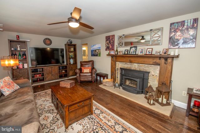 27 N MIDWAY AVE, Feasterville Trevose, PA 19053