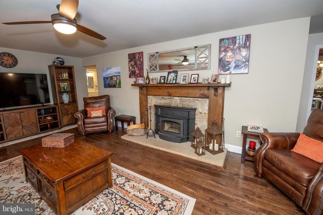 27 N MIDWAY AVE, Feasterville Trevose, PA 19053