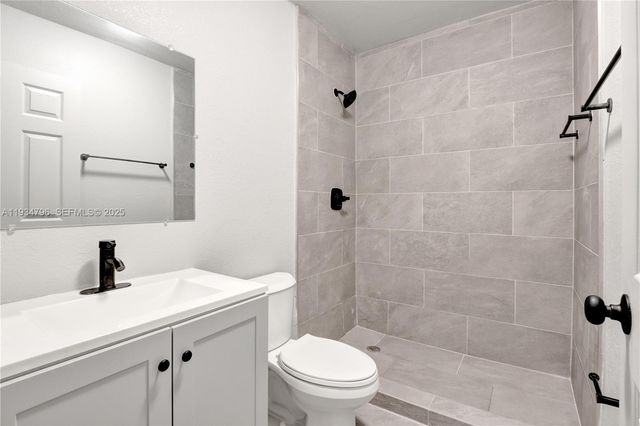 2420 NW 6th Ct, Pompano Beach, FL 33069