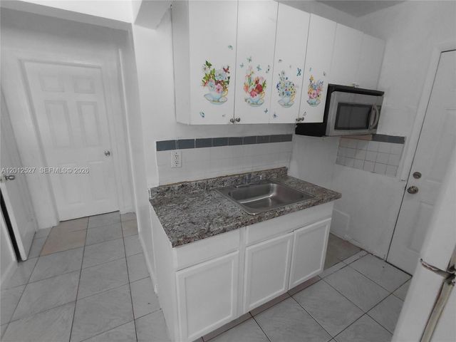 2140 NW 1st Terrace, Miami, FL 33125