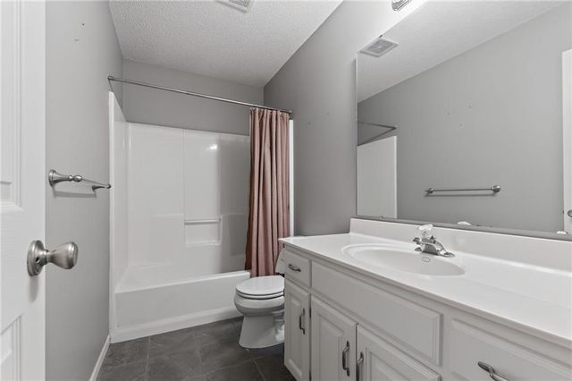 15780 S Bradley Drive, Olathe, KS 66062
