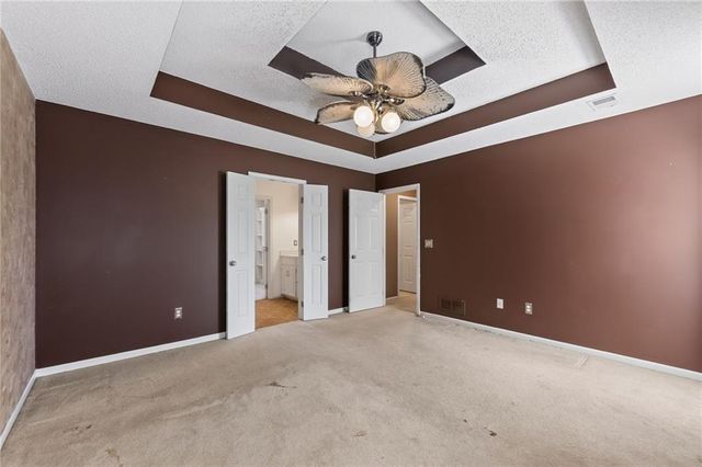 15780 S Bradley Drive, Olathe, KS 66062