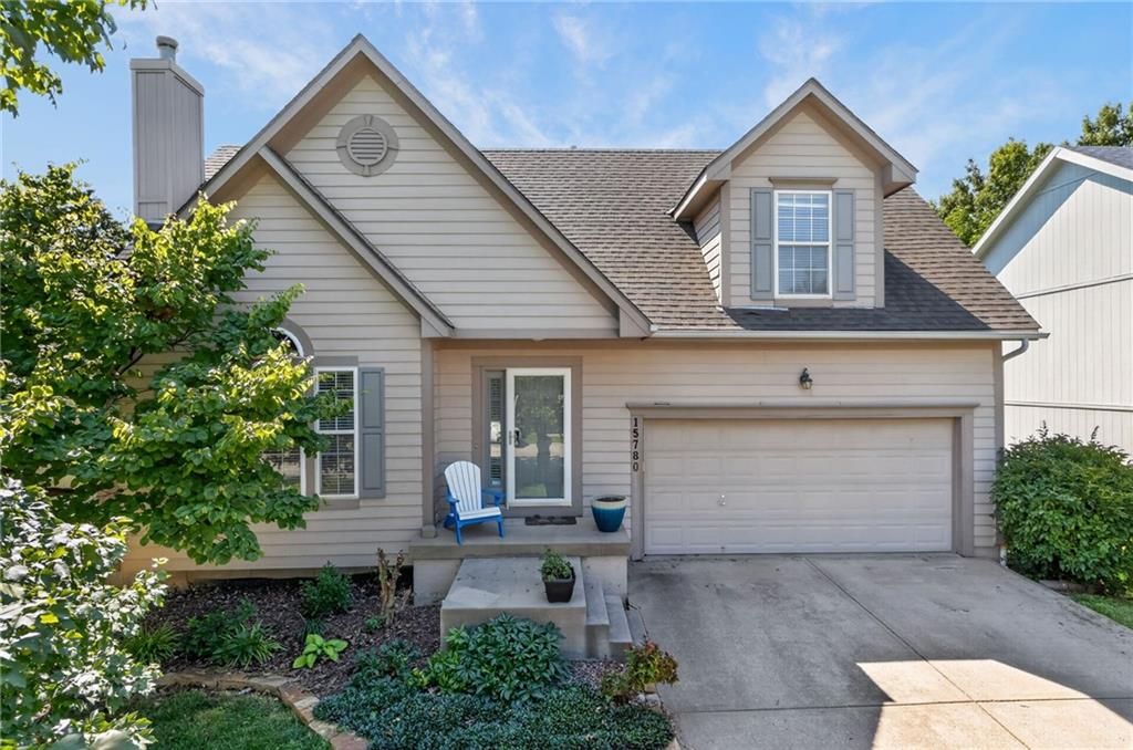 15780 S Bradley Drive, Olathe, KS 66062