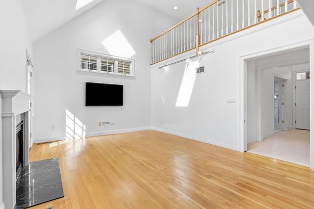 19 Meyer Hill 19, Acton, MA 01720