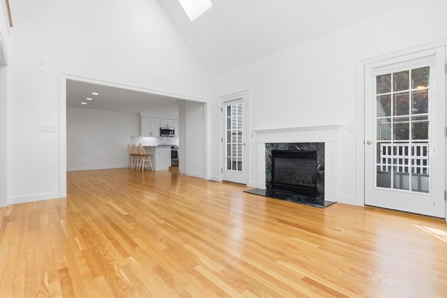19 Meyer Hill 19, Acton, MA 01720