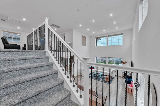 4583 Scenic Vista Dr, Folsom, CA 95630