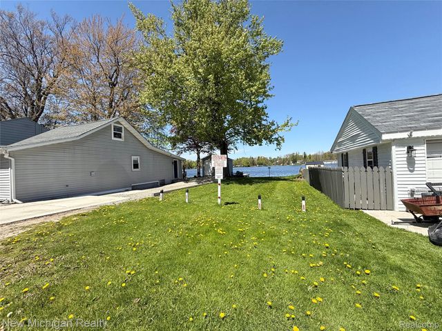 300 Georgia Drive, Elba Township, MI 48446