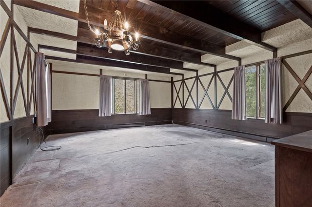 300 Twin River Road, Lincoln, RI 02865