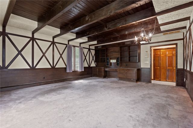 300 Twin River Road, Lincoln, RI 02865