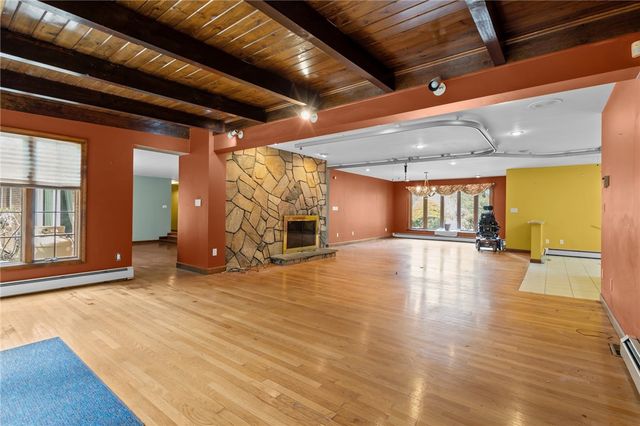 300 Twin River Road, Lincoln, RI 02865