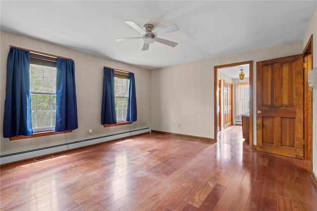 300 Twin River Road, Lincoln, RI 02865