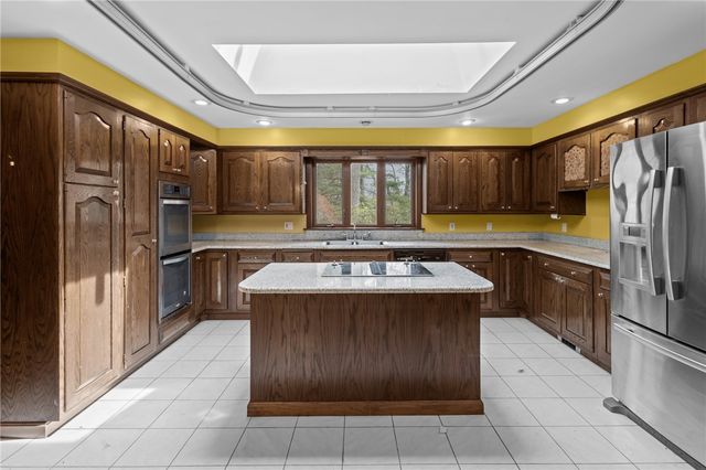 300 Twin River Road, Lincoln, RI 02865