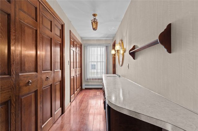 300 Twin River Road, Lincoln, RI 02865